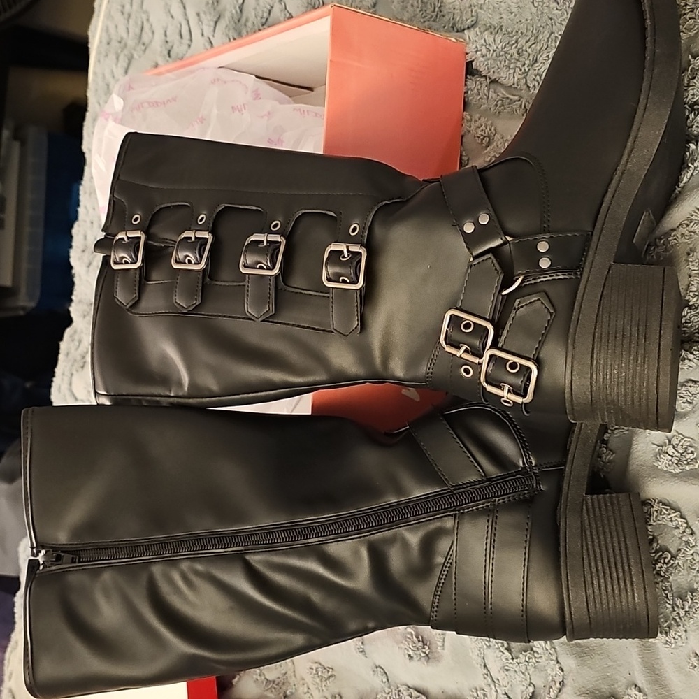 Wild Diva motorcycle boots